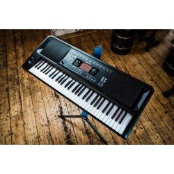 KORG EK-50 + statyw gratis