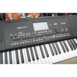 KORG PA300 + pedał sustain